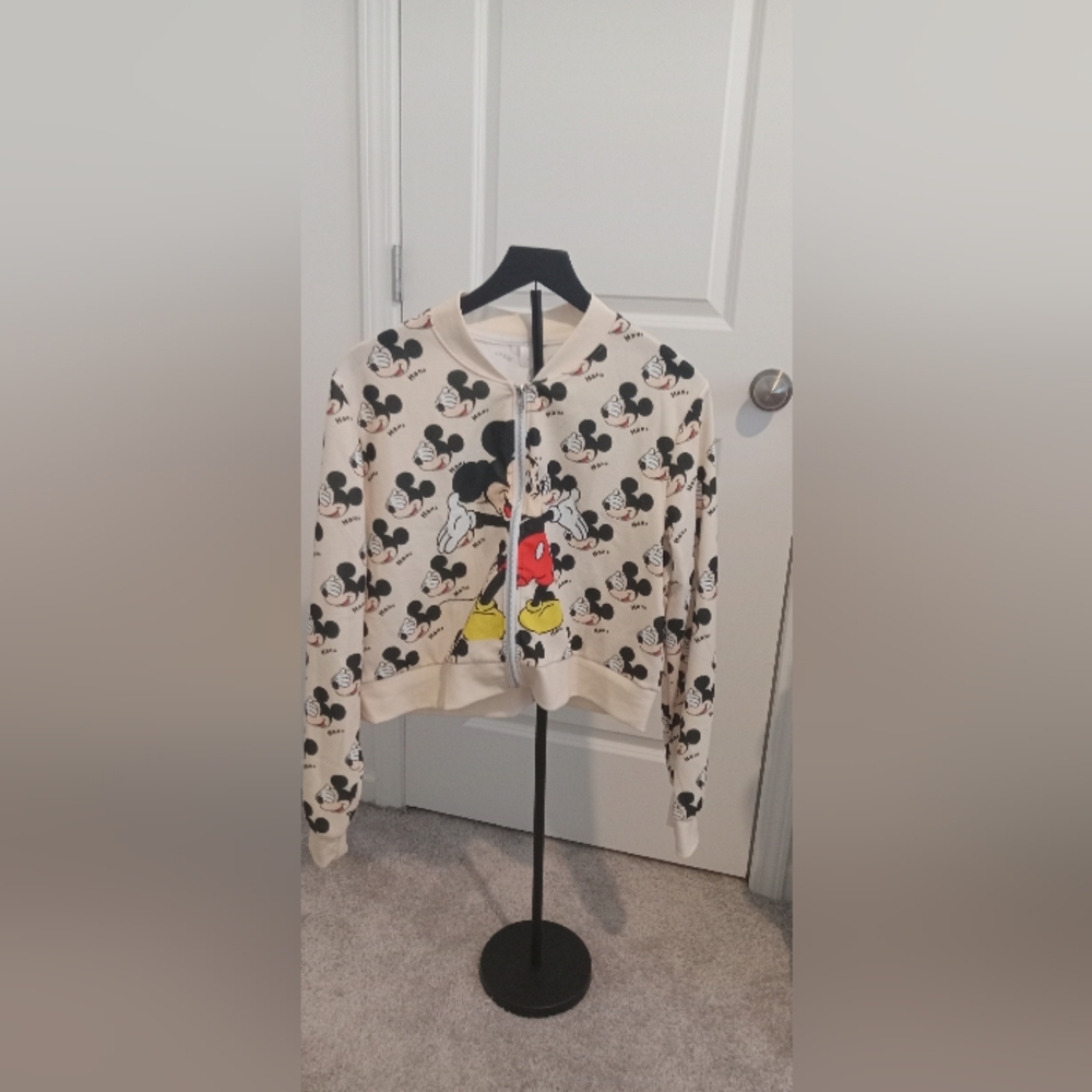 Zip-Up Jacket – Cropped Style - Picture 4 of 4